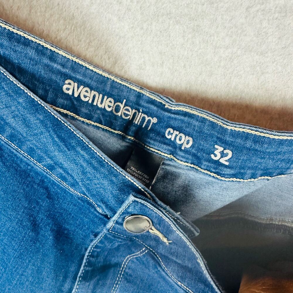 New Avenue Denim Womans Sz 32 Plus Crop Jeans Blue Denim Pockets Raw Hem NWT - Picture 11 of 11